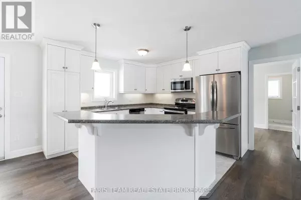 Penetanguishene, ON L9M0A4,18 GREW CRESCENT