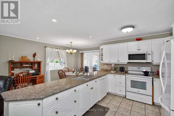 Penetanguishene, ON L9M2J1,64 JAMES STREET