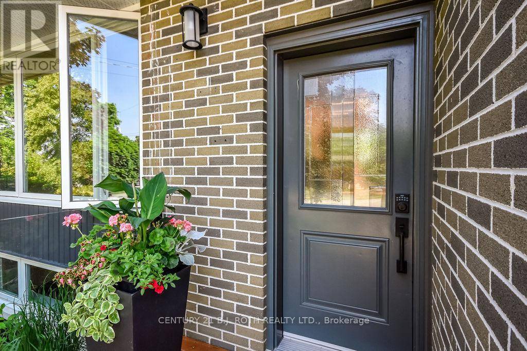 Barrie (wellington), ON L4M2L3,58 MARION CRESCENT