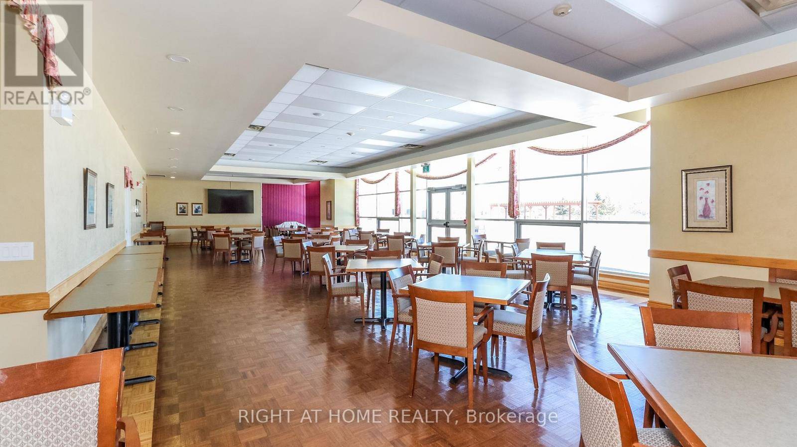 Barrie (painswick South), ON L4N0M3,90 Dean AVE #506