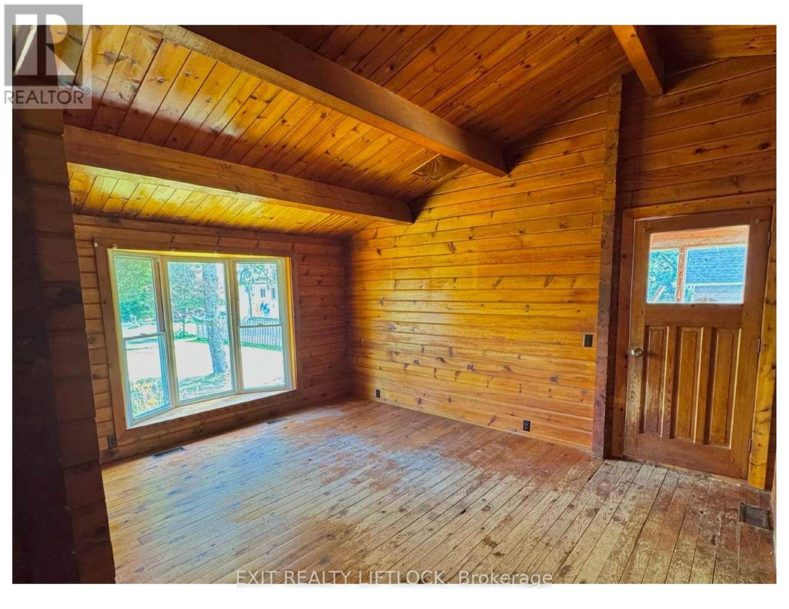 Oro-medonte, ON L0L2E0,102 RIDGE ROAD E