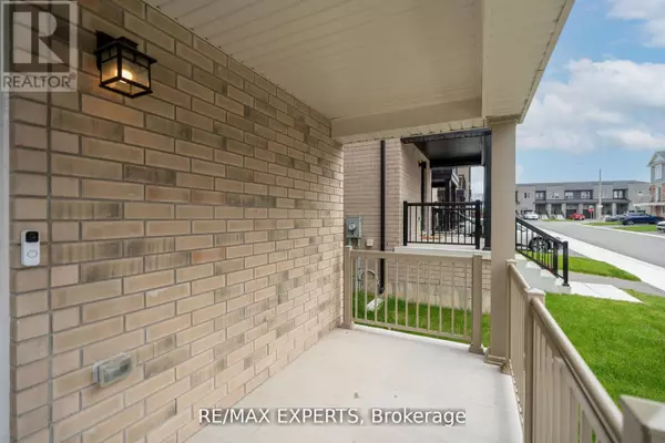 Barrie, ON L9J0V3,16 SILO MEWS
