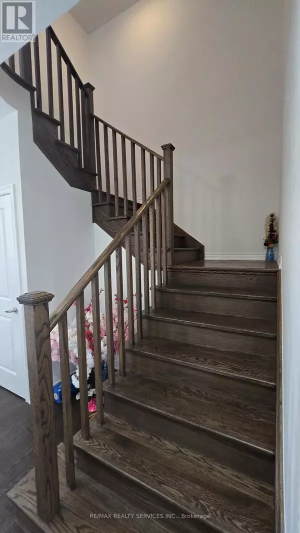 Barrie, ON L9J0W8,148 THICKETWOOD AVENUE