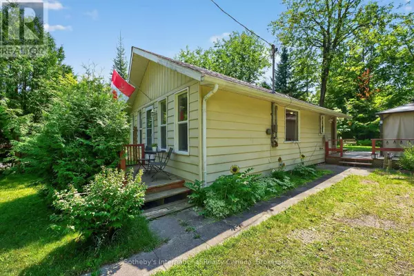 14 DOMAR ROAD, Tiny, ON L0L2J0
