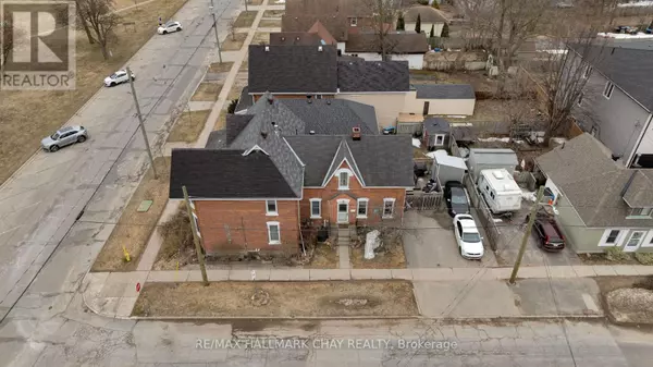 Barrie (queen's Park), ON L4N1W9,66 Parkside DR ##1, #2
