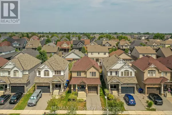 Collingwood, ON L9Y0X1,63 ROBERTSON STREET