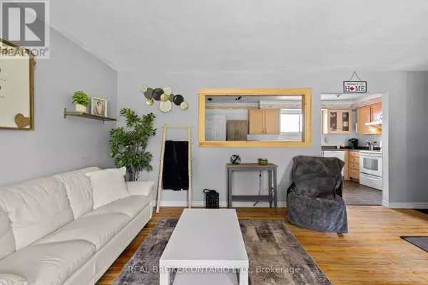Oro-medonte (prices Corners), ON L3V6H2,12 OLIVE DRIVE