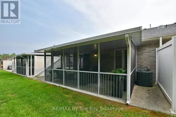 Wasaga Beach, ON L9Z0G4,50 CLOVER CRESCENT