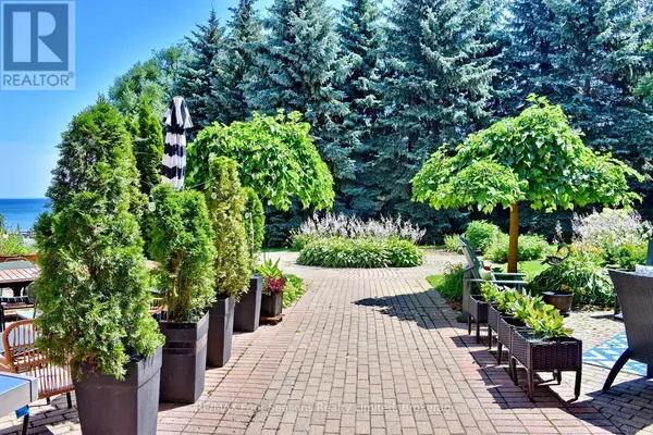 Collingwood, ON L9Y4Y2,16 Raglan ST #210