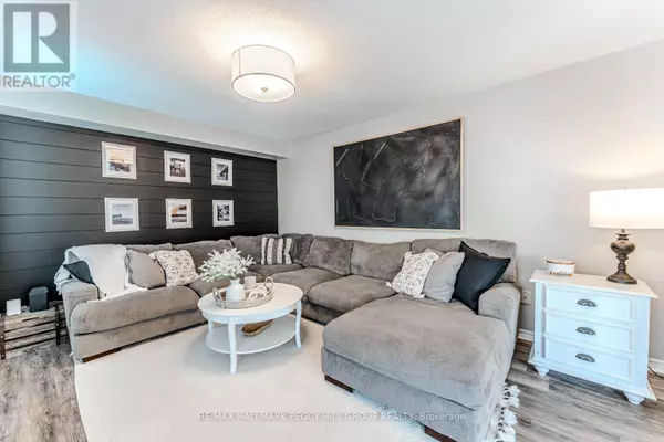 Barrie (innis-shore), ON L4M7J1,14 REGINA ROAD