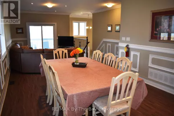 Wasaga Beach, ON L9Z2M4,332 COASTLINE DRIVE