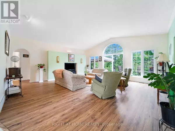 Oro-medonte, ON L0L1T0,4 BEECHWOOD CRESCENT