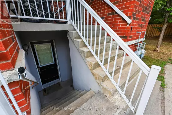 Barrie (ardagh), ON L4N0T6,237 Ferndale DR South #1