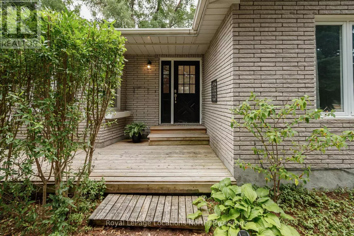 Collingwood, ON L9Y3H5,399 SPRUCE STREET