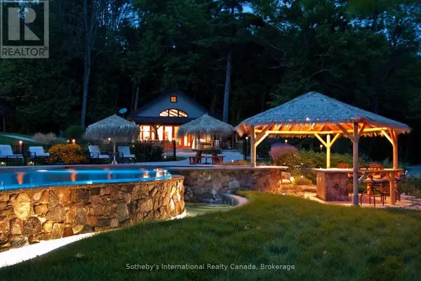 Oro-medonte, ON L0L2L0,2533 RIDGE ROAD W