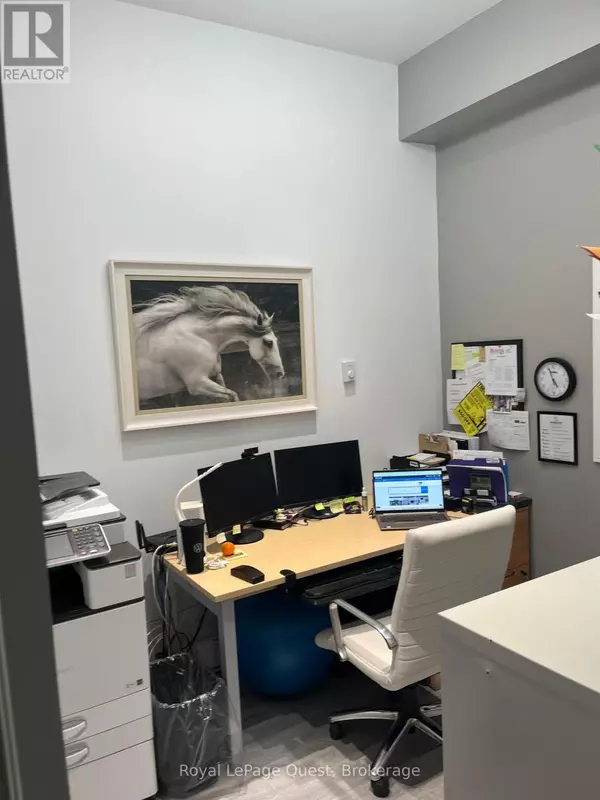 Oro-medonte, ON L0L2E0,855 Ridge RD West #2B