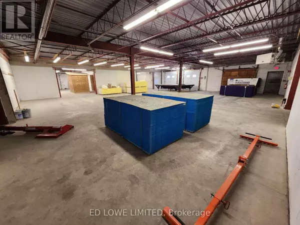 Midland, ON L4R1M9,201 Bay ST #A