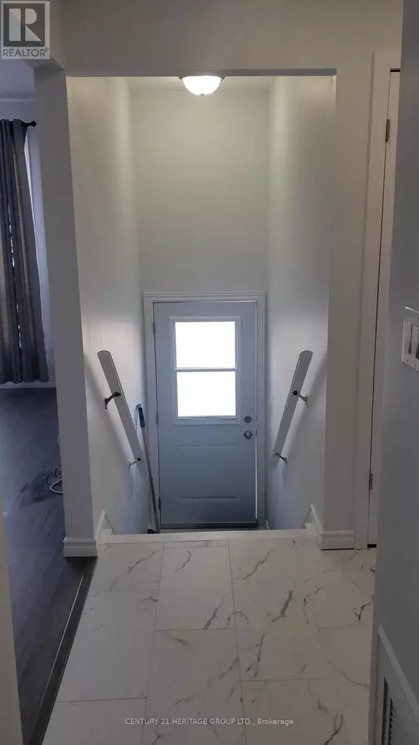 Midland, ON L4R2W9,290 George ST #B