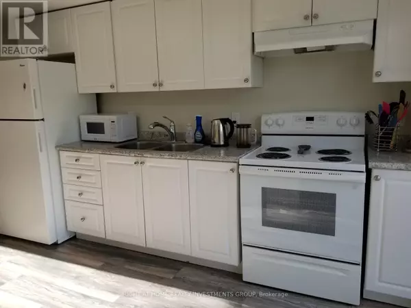 15B CUNDLES ROAD E, Barrie (cundles East), ON L4M5L1