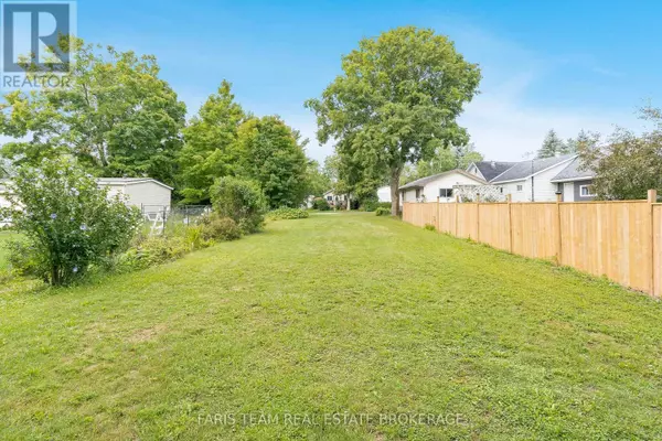 Tay (waubaushene), ON L0K2C0,305 OUIDA STREET