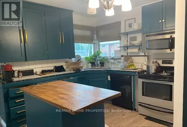Barrie (wellington), ON L4M3H8,199 Owen ST #Upper