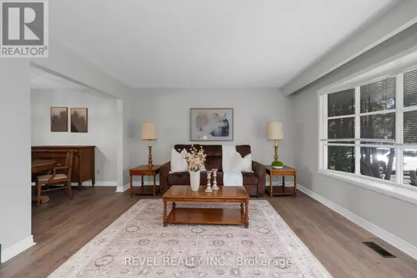 Barrie (grove East), ON L4M4E3,22 BELCOURT AVENUE