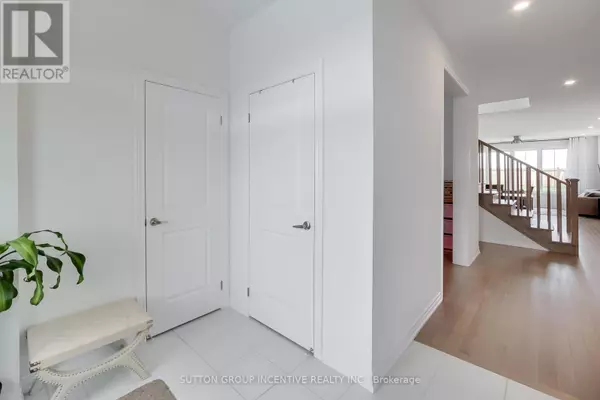 Barrie, ON L9J0W9,13 ABBEY CRESCENT