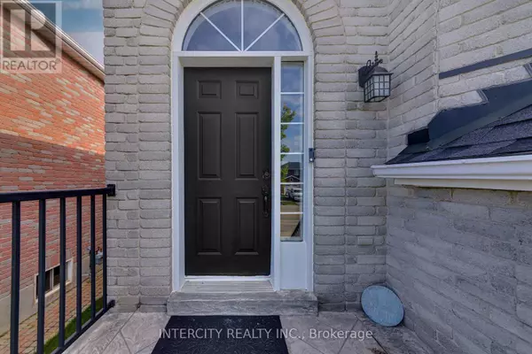 Barrie (painswick South), ON L4N0V6,132 DEAN AVENUE