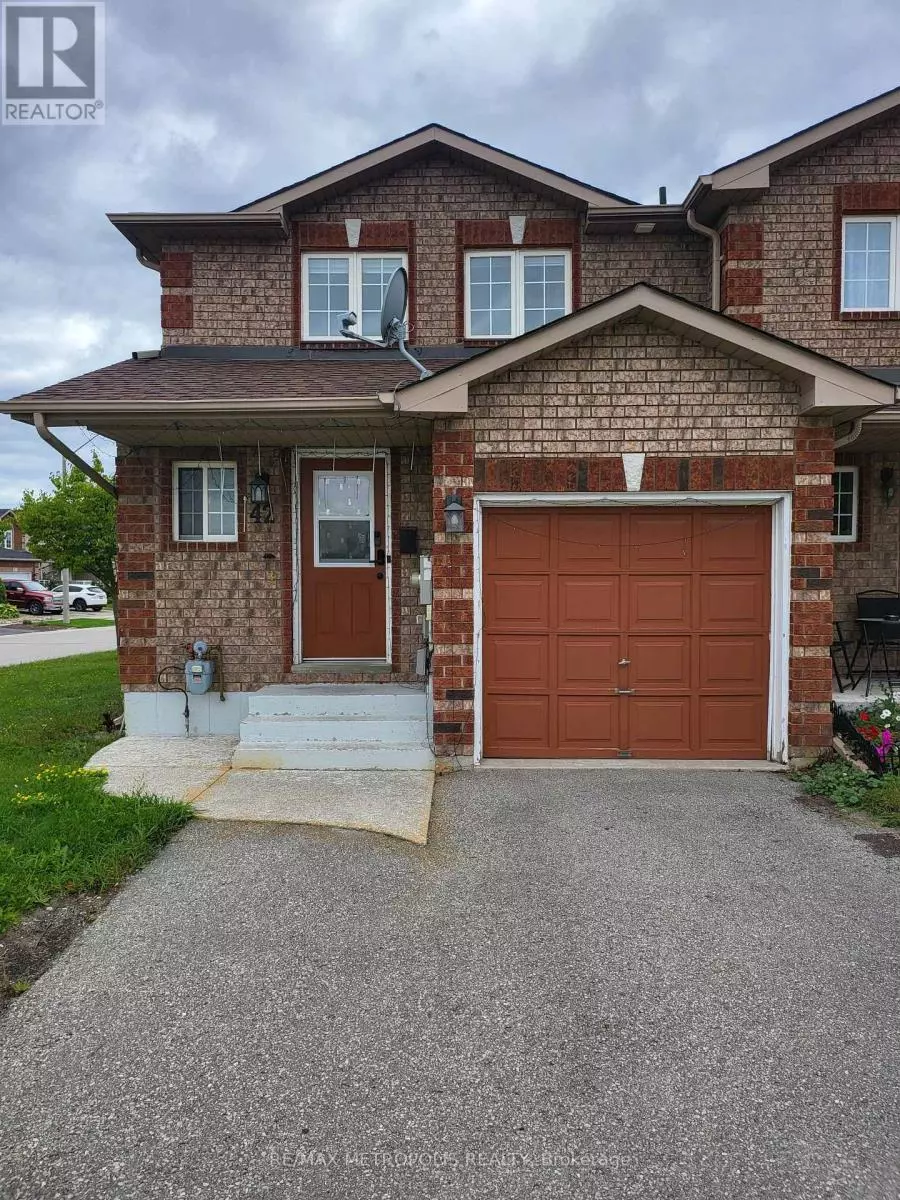 Barrie (georgian Drive), ON L4M7B2,42 LARKIN DRIVE