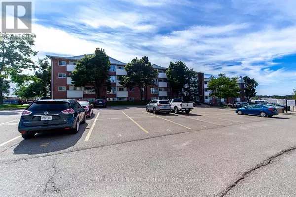 Barrie (city Centre), ON L4M6J3,126 Bell Farm RD #B03