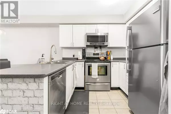 Barrie (ardagh), ON L4N5W9,53 Ferndale DR South #3