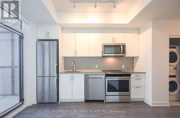 Barrie (painswick South), ON L9J0K1,681 YONGE ST ST North #201