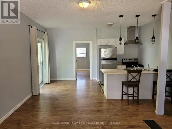 Orillia, ON L3V3K2,227 NOTTAWASAGA STREET