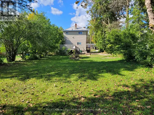 Orillia, ON L3V3K2,227 NOTTAWASAGA STREET