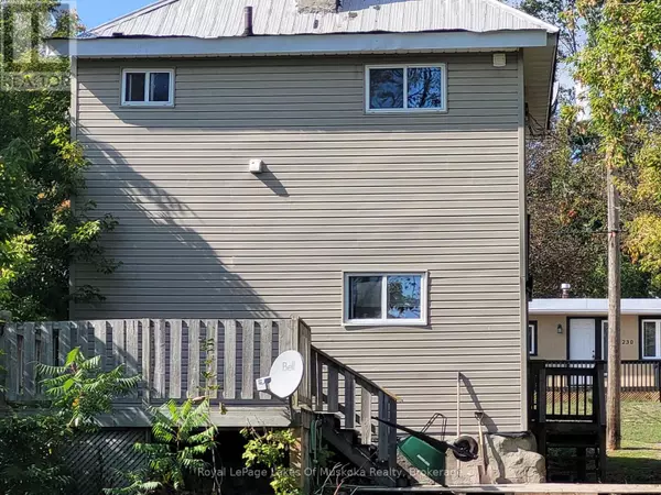 Orillia, ON L3V3K2,227 NOTTAWASAGA STREET