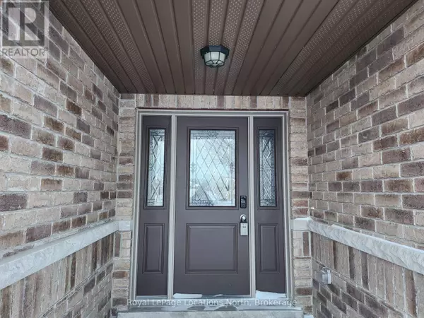 Collingwood, ON L9Y0W9,27 PORTLAND STREET