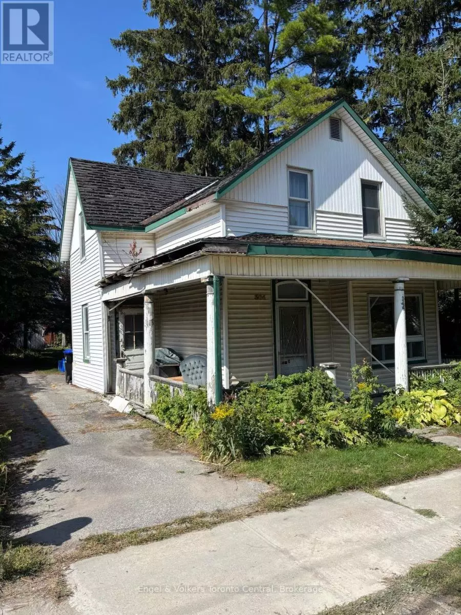 Collingwood, ON L9Y3P7,304 SAINT PAUL STREET