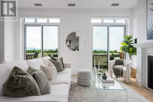 Collingwood, ON L9Y0X3,1 Hume ST #PH609