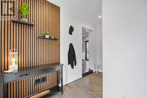 Midland, ON L4R2R4,381 OLIVE STREET