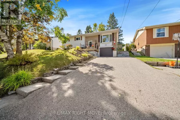Orillia, ON L3V3H5,68 QUINN AVENUE