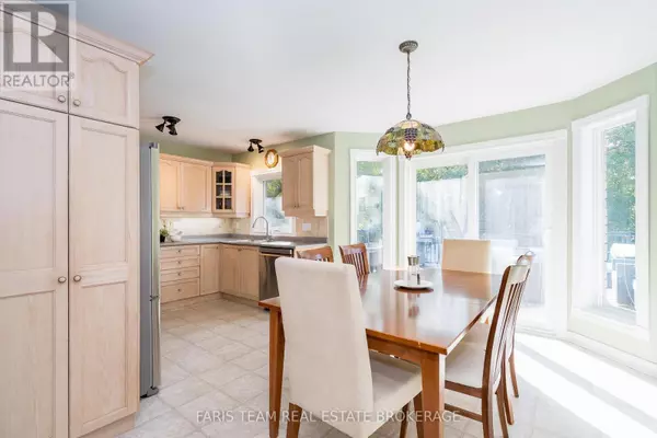 Springwater, ON L0M1T2,24 PARR BOULEVARD