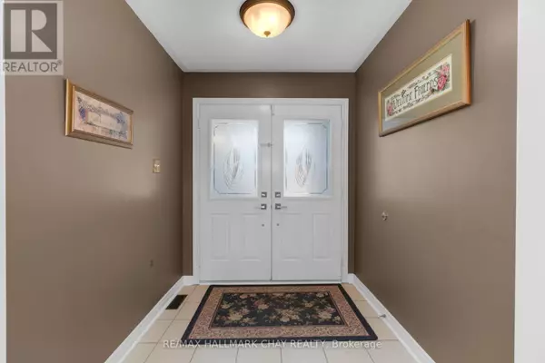 Barrie (ardagh), ON L4N7P4,82 BISHOP DRIVE