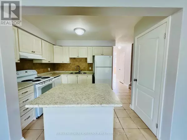 Barrie (innis-shore), ON L4N0Y9,75 Prince William WAY #9