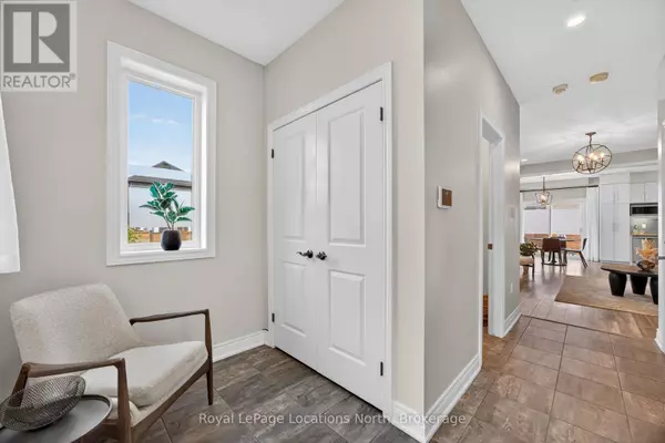 Collingwood, ON L9Y1M5,191 COLLINS STREET