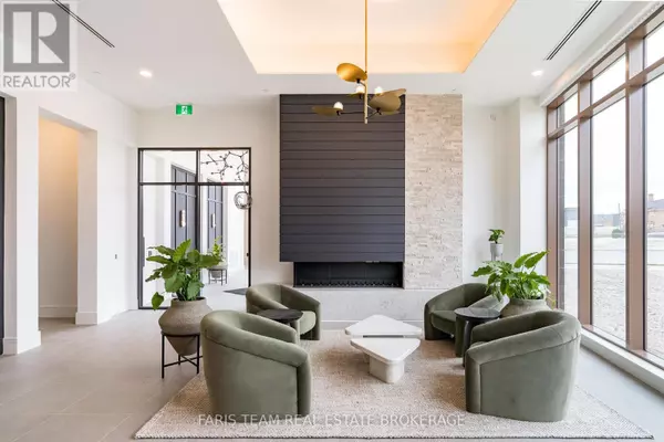 Collingwood, ON L9Y1C3,31 Huron ST #209