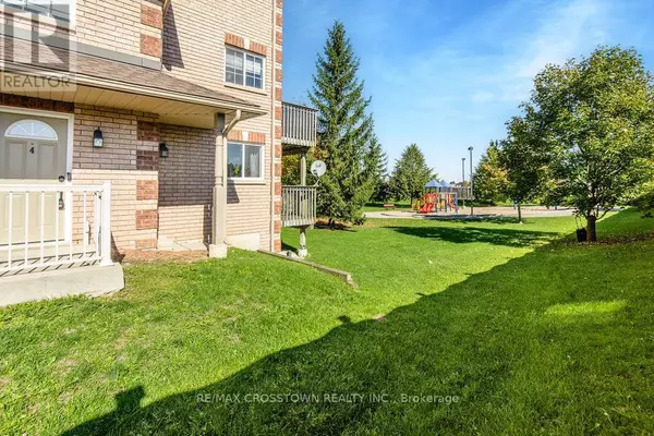 87 Goodwin DR #4, Barrie (painswick South), ON L4N6K4
