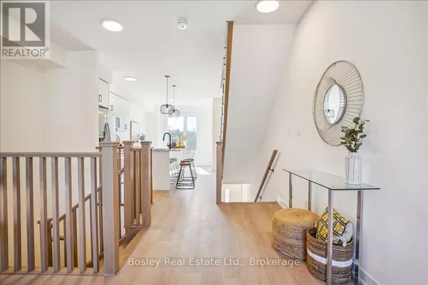 Collingwood, ON L9Y5H8,60 WINTERS CRESCENT