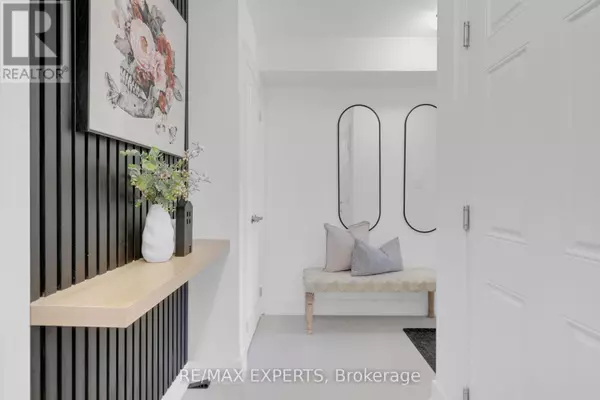 Barrie, ON L9J0T6,6 PUMPKIN CORNER CRESCENT