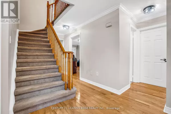 Barrie (bayshore), ON L4N7G6,21 BRUSHWOOD CRESCENT