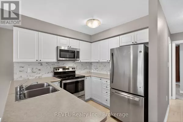 Barrie (ardagh), ON L4N5W9,53 Ferndale DR South #11